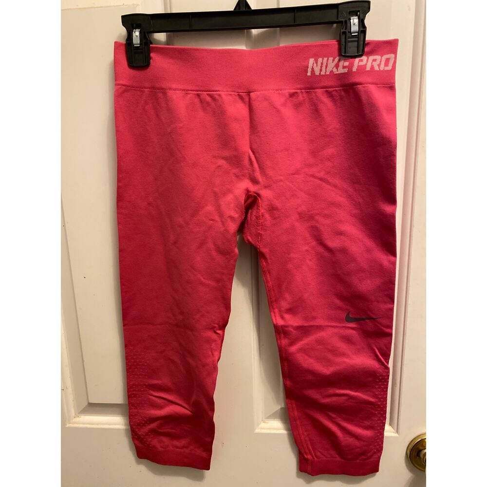 Nike Pro Dri Fit Women's Size Large
Pink Compression Pants Capri